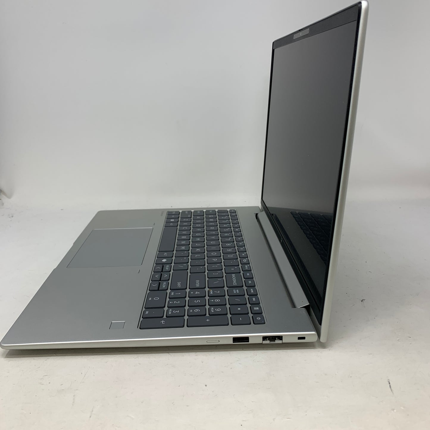 HP EliteBook 6 G1AH16 16" Ryzen 5 220 3.2GHz 32GB RAM 1TB SSD