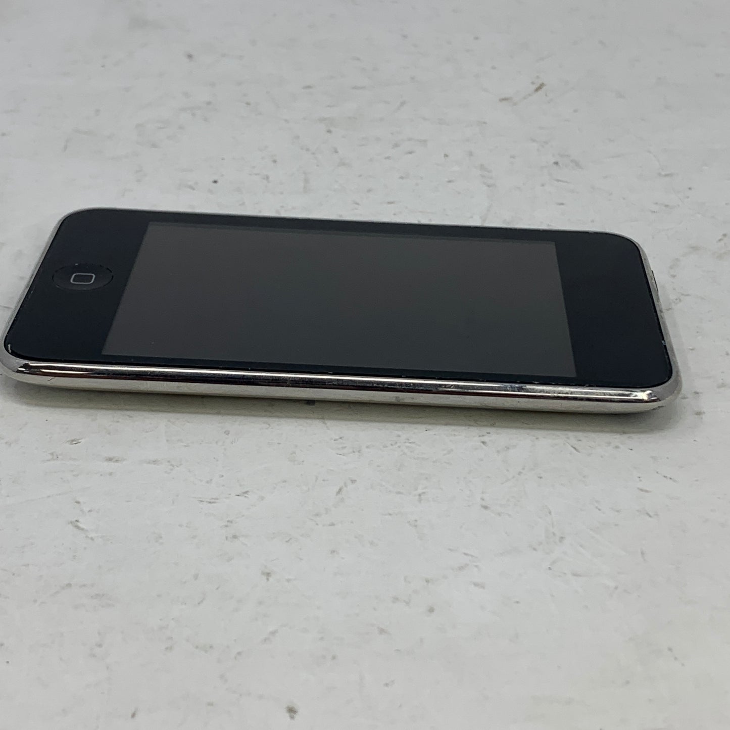 Apple iPod Touch 2nd Gen 8GB Silver A1288