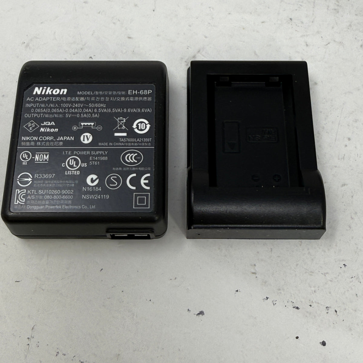 Nikon COOLPIX S8100 12.1MP Digital Camera Black 