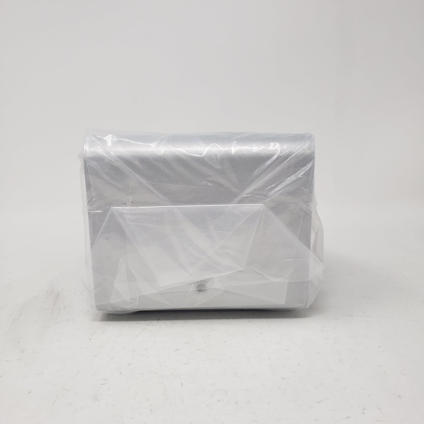 iPort 70141 LaunchPort iPad Wireless Charging System Base Station Silver