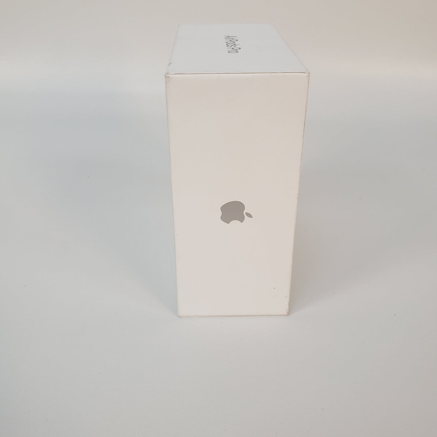New Apple AirPods 2nd Gen with Charging Case A2031 A2032 A1602 MTJV3LL/A