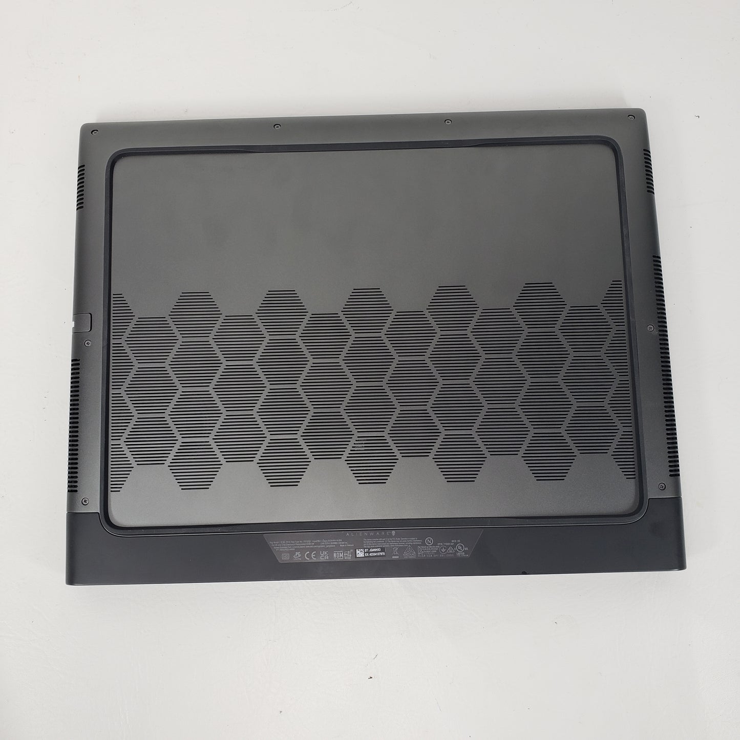 Alienware m18 R1 18" i7-13700HX 2.1GHz 16GB RAM 1TB SSD GeForce RTX 4060